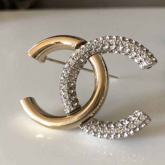 NEW Chanel CC Logo Brooch - Picture 7 of 12